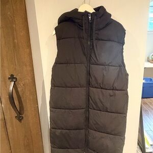 H&M Black Puffer Vest